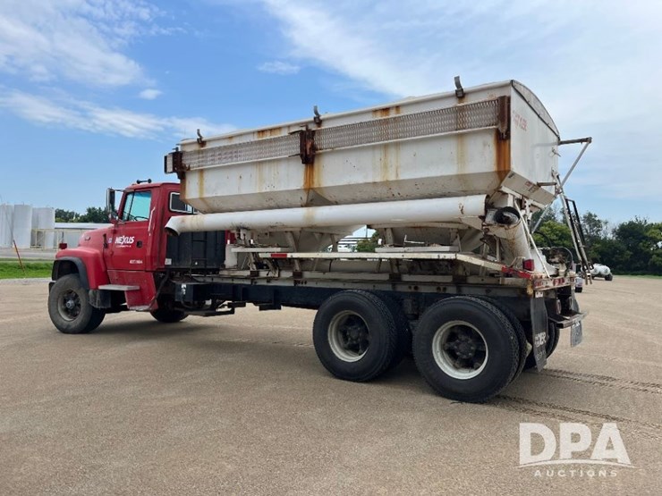 1995-ford-l9000-image-19