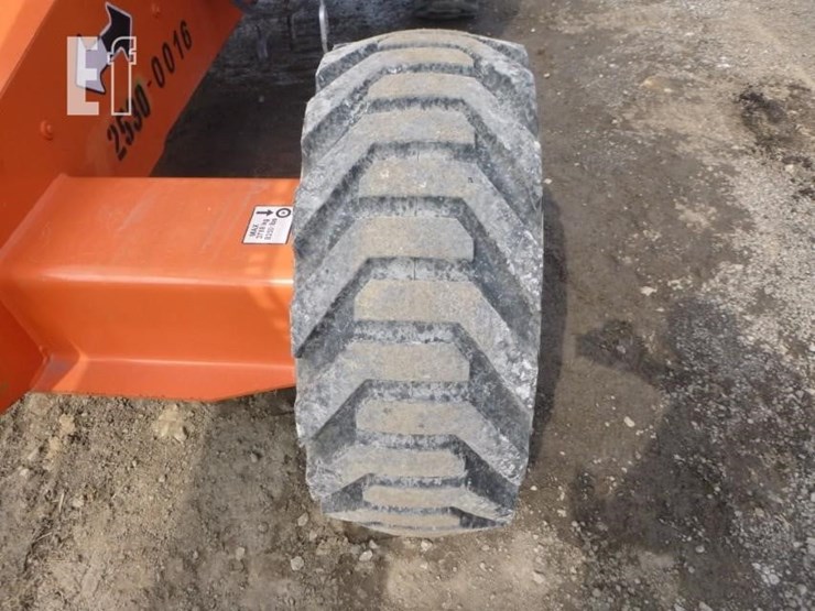 2014-jlg-460sj-image-13