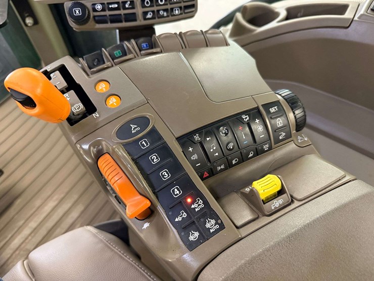 2021-john-deere-8r-340-image-72