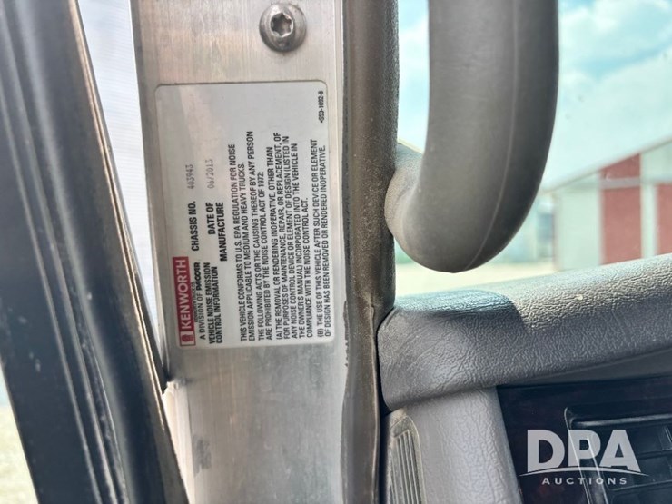 2014-kenworth-t660-image-117