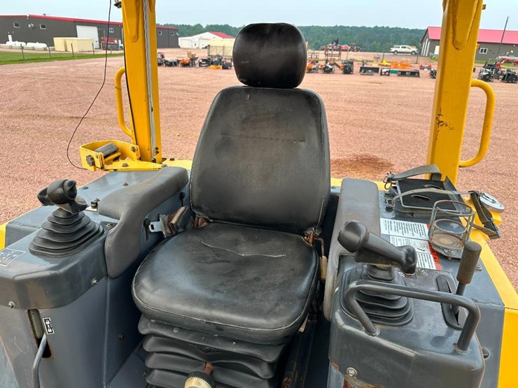 2007-komatsu-d39px-21-image-42