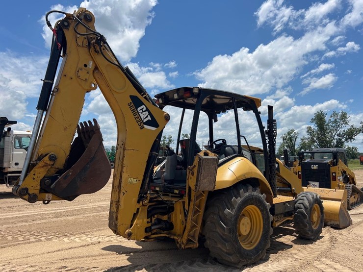 2013-caterpillar-420f-image-4