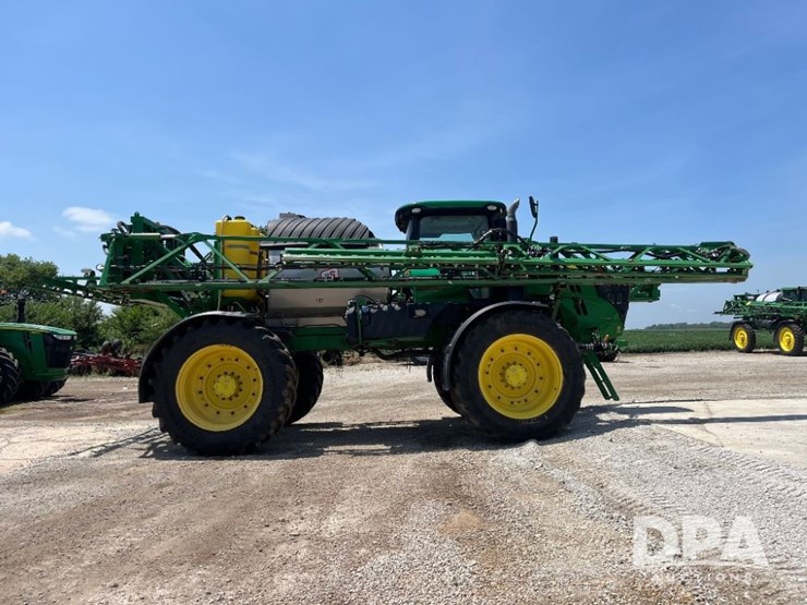 2020-john-deere-r4045-image-11