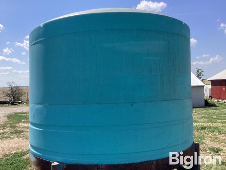 2,300-gal-poly-tank-w/-stand-image-10