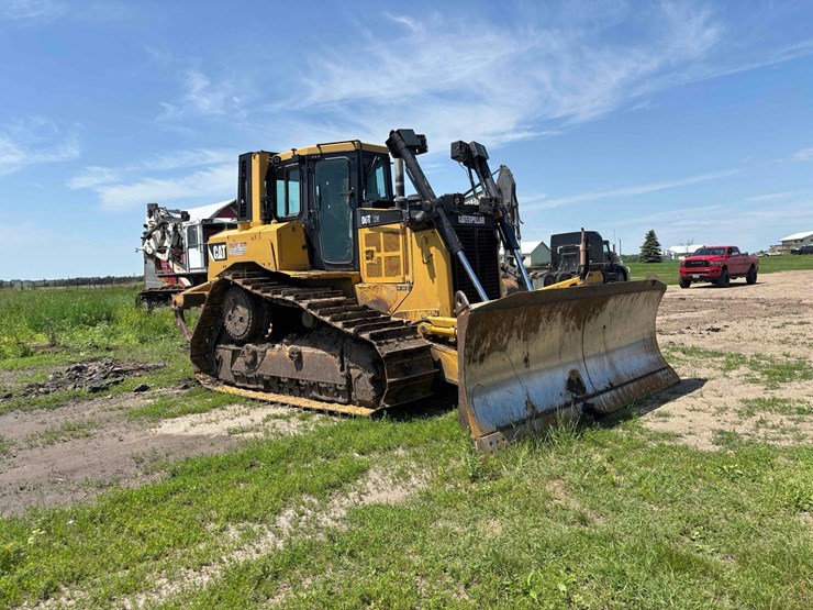 caterpillar-d6t-image-4