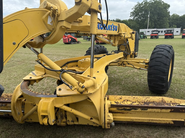 komatsu-gd555-image-4
