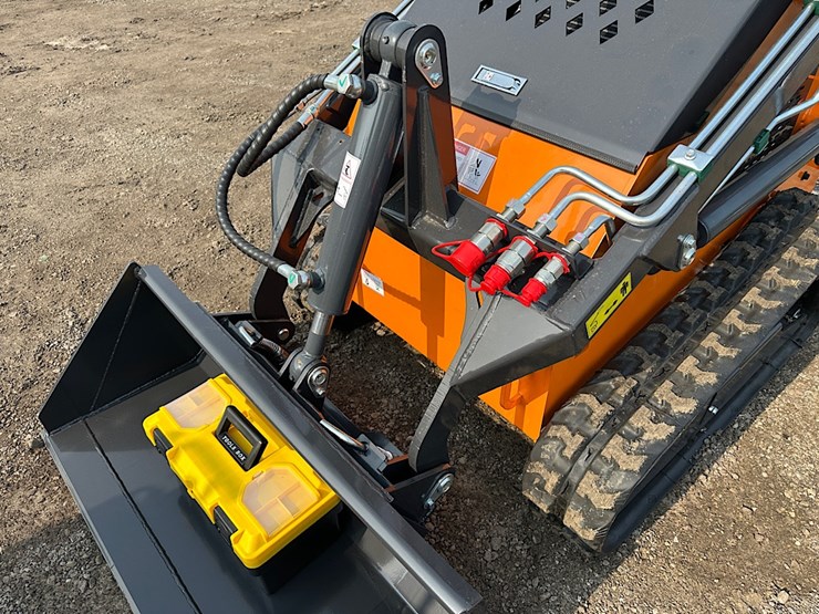 landhero-ldh-t460-mini-skid-steer-image-9
