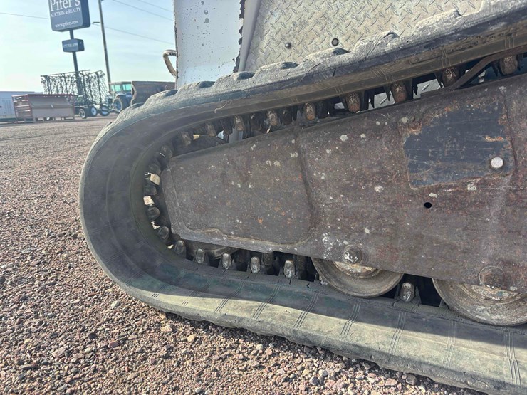 2008-bobcat-t320-image-29