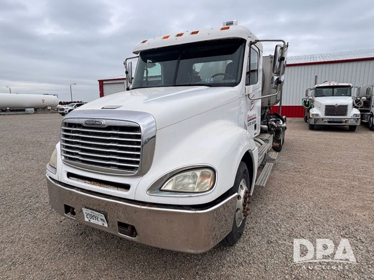 2006-freightliner-columbia-truck-(gp11008,-unit-414)-image-26