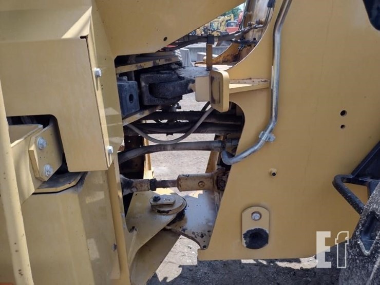 caterpillar-930g-image-27