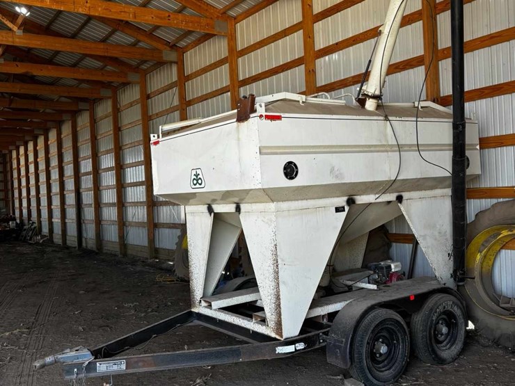 friesen-210bu-seed-tender.-honda-motor,-good-augers,-good-flighting-image-2