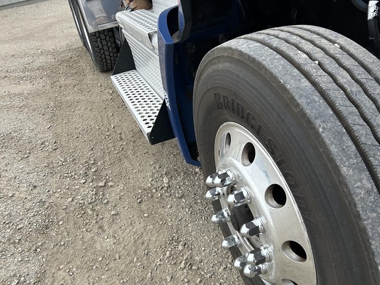 2020-kenworth-t680-image-28