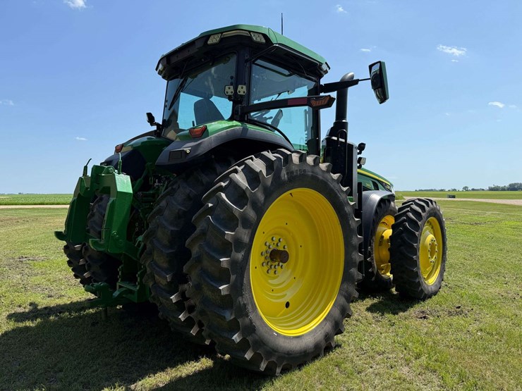2021-john-deere-8r-340-image-12