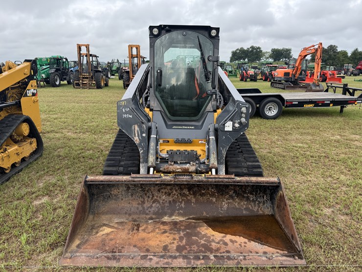 deere-333g-image-3