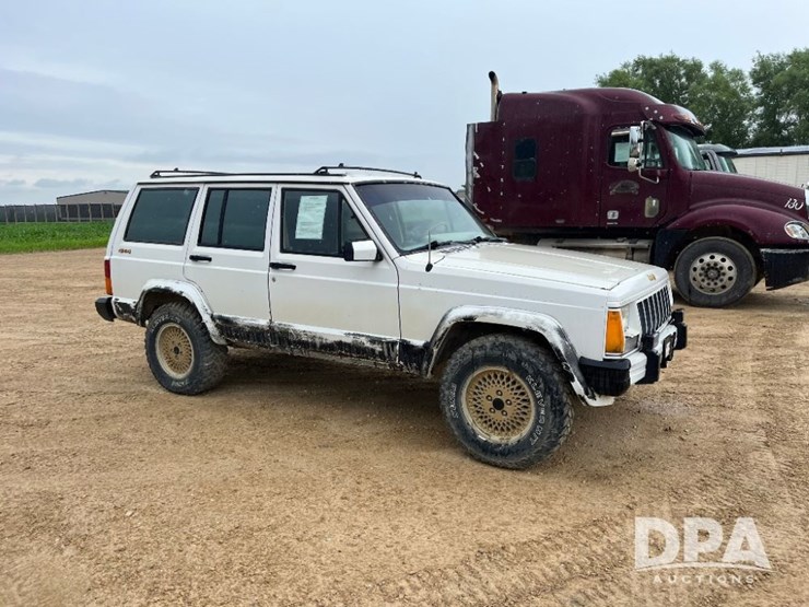 1990-jeep-cherokee-limited-image-6
