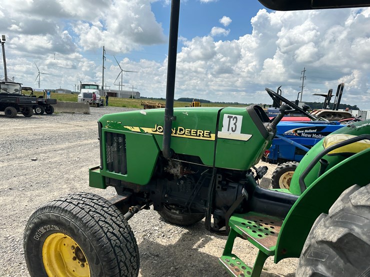 2005-john-deere-5205-image-25