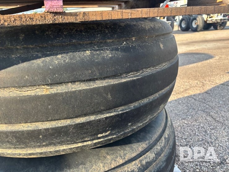implement-tire-(dr11907)-image-7