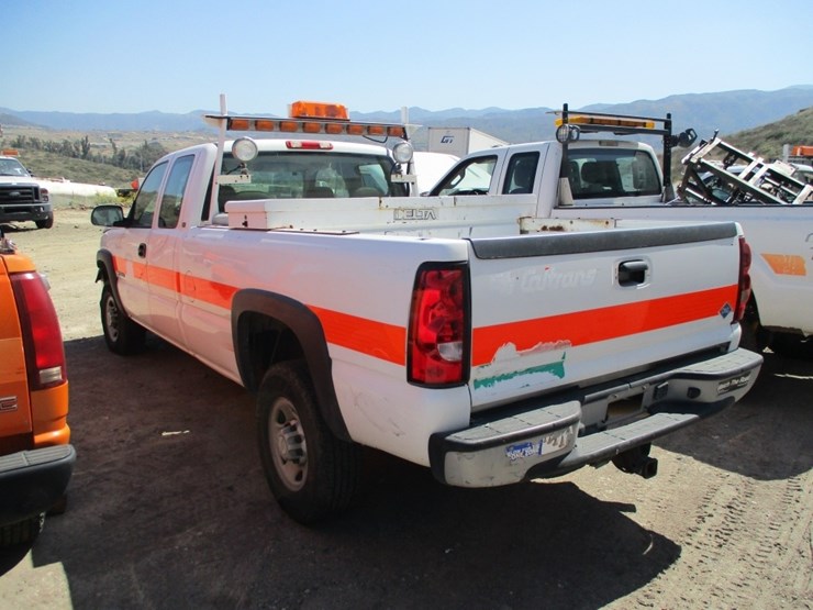 2005-chevrolet-2500-image-3