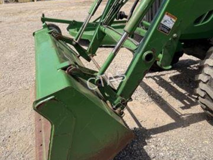 john-deere-3520-image-10
