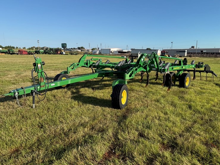 john-deere-2430-image-1