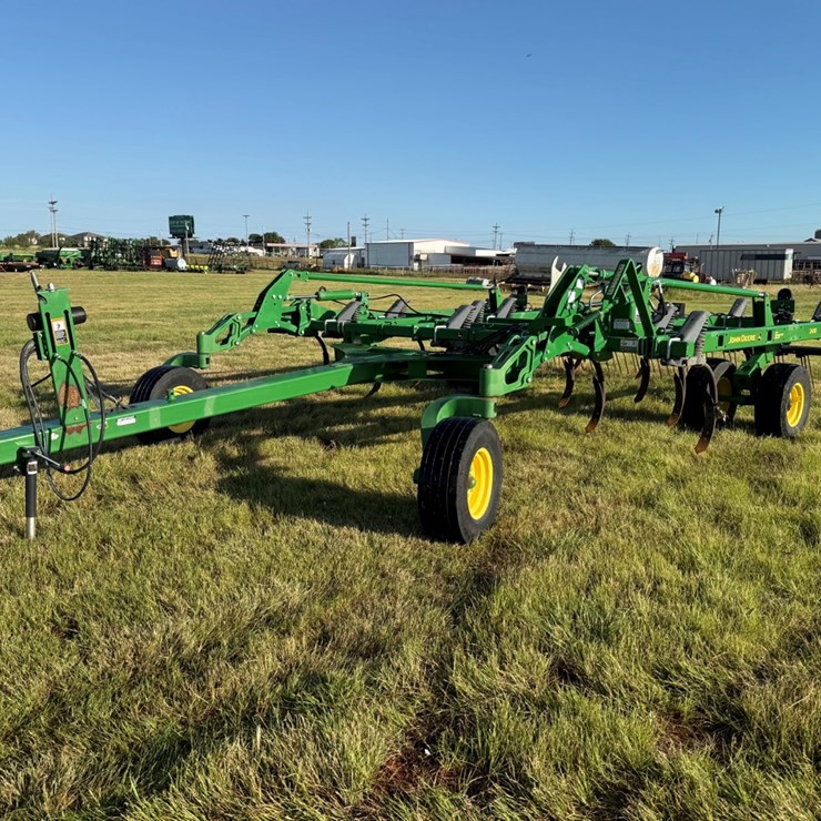 JOHN DEERE 2430