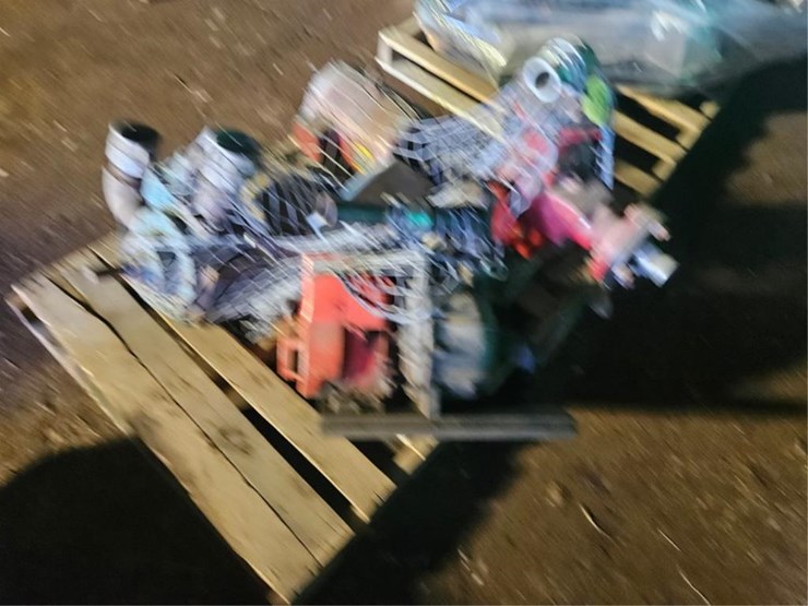 #2590-•-pallet-of-pumps-image-5