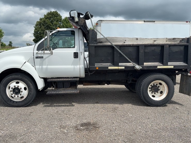 2006-ford-f650-image-11