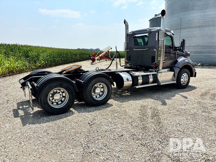 2016-kenworth-t880-image-5