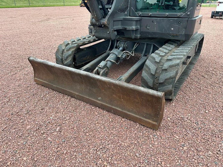 2020-volvo-ecr88d-image-34