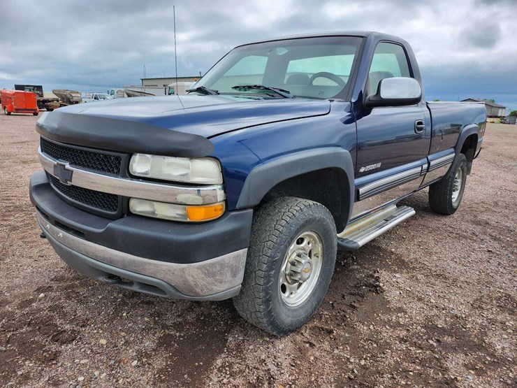 2002-chevrolet-silverado-1500-image-1