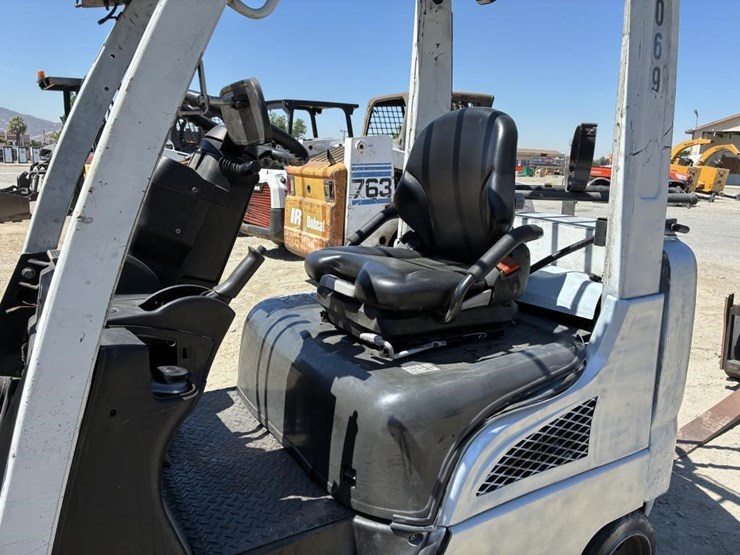 2016-uni-carriers-mcp1f2a20lv-forklift-image-11