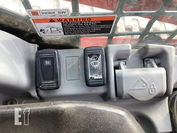 2021-kubota-svl97-2-image-21