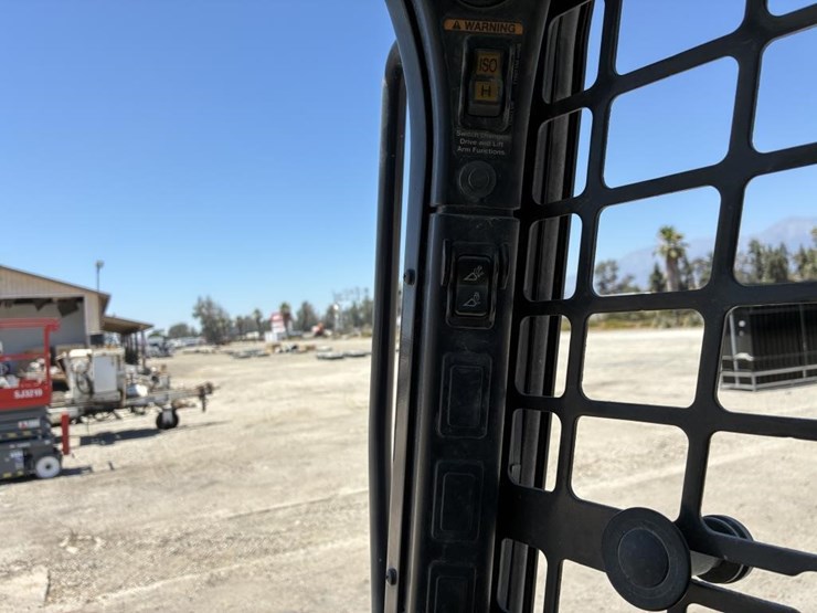 2022-bobcat-s770-image-16