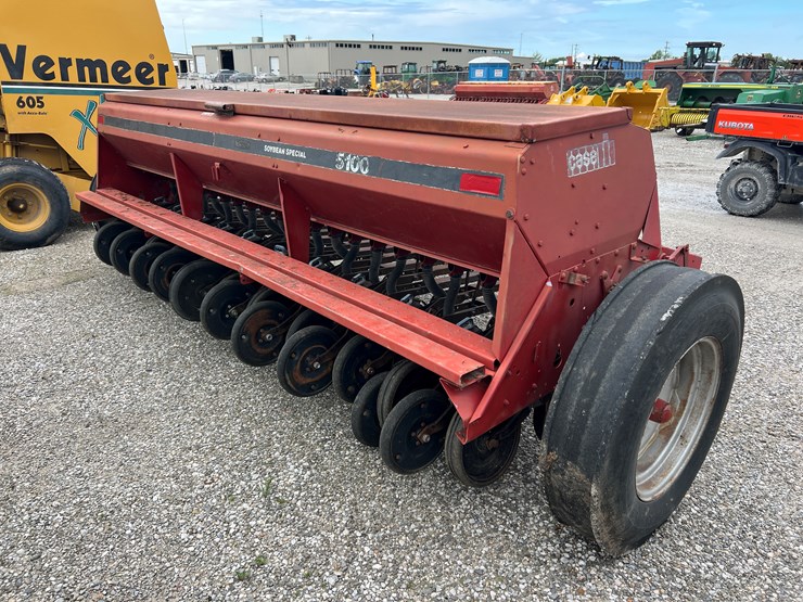 case-ih-5100-image-5