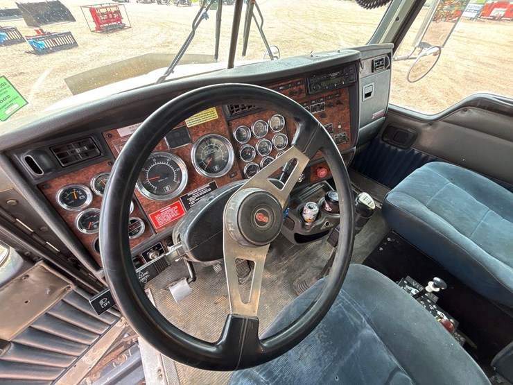 2003-kenworth-t800-image-12