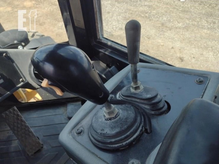 caterpillar-930g-image-8