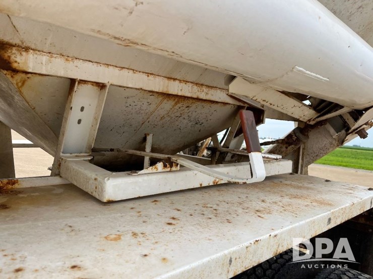 1995-ford-l9000-image-57