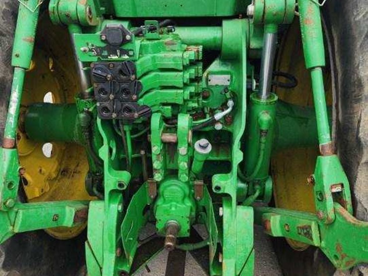2000-john-deere-8310-image-9