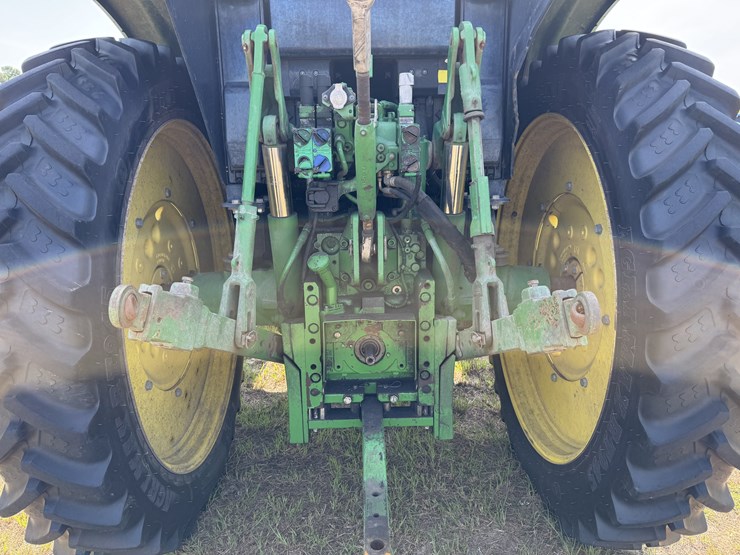 2016-john-deere-6110m-image-8