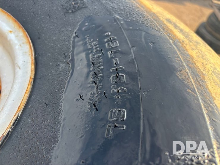 implement-tire-(dr11906)-image-9
