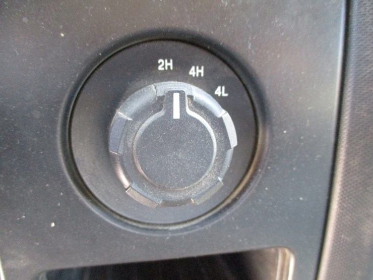 2013-ford-f150-xl-image-10