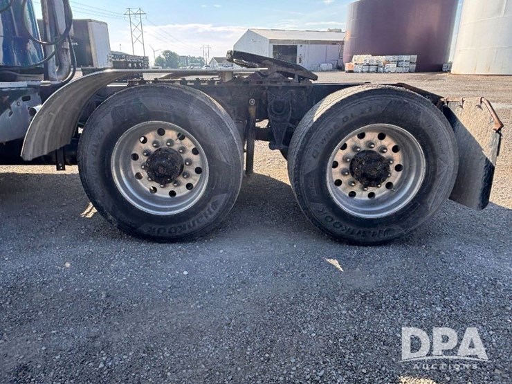 2002-ihc-9400i-day-cab-truck-(gp10940,-unit-109996)-image-30