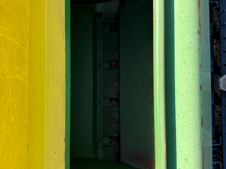 john-deere-8300-image-12