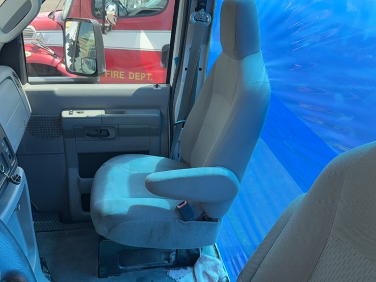 2014-ford-e450-image-14