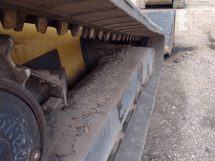2020-deere-333g-image-30