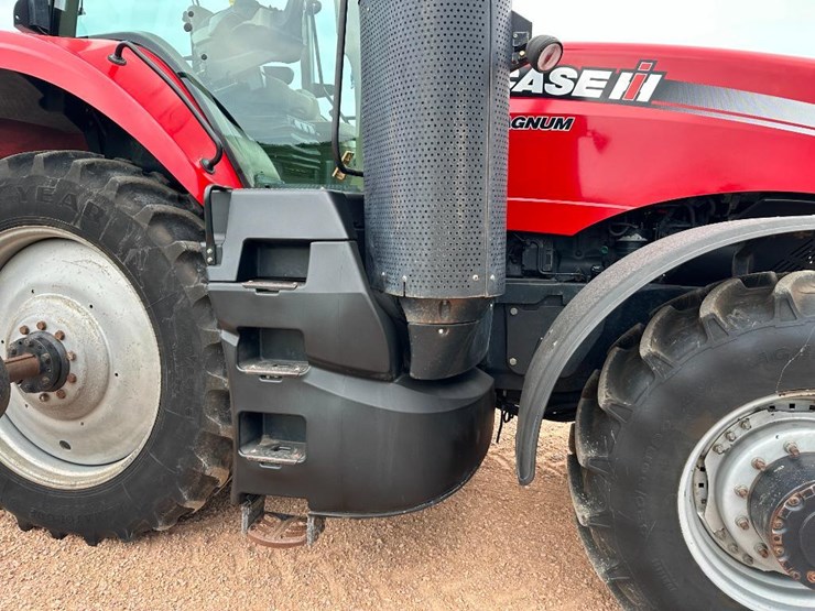 2017-case-ih-magnum-250-image-12