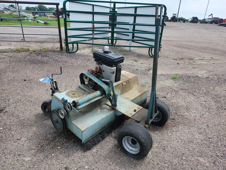terra-broom-image-4