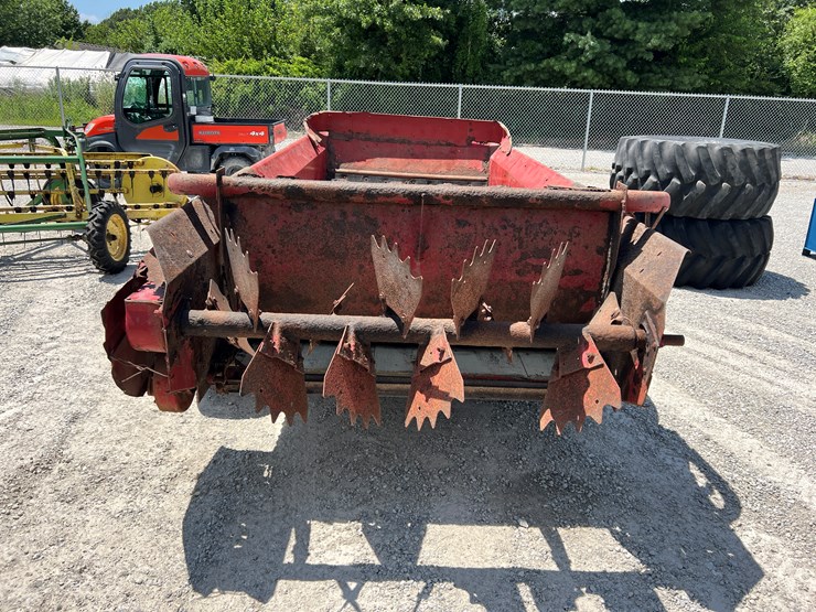new-holland-520-image-5