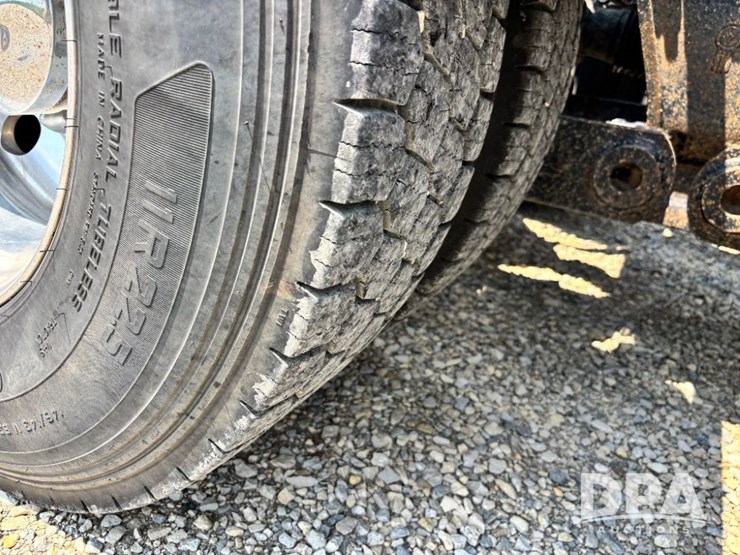 2016-kenworth-t880-image-35