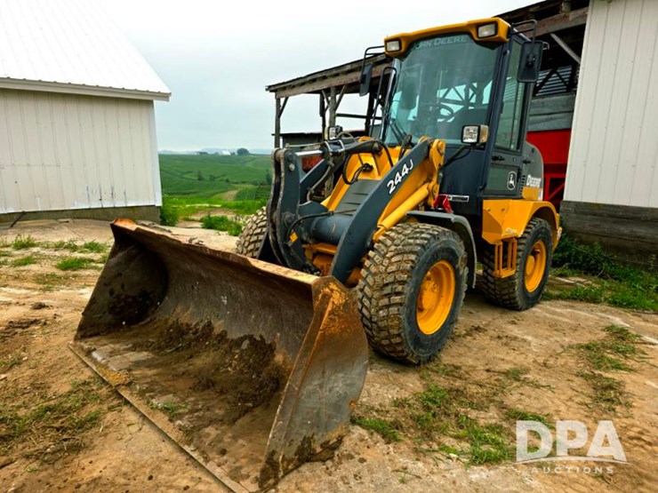 deere-244j-image-2
